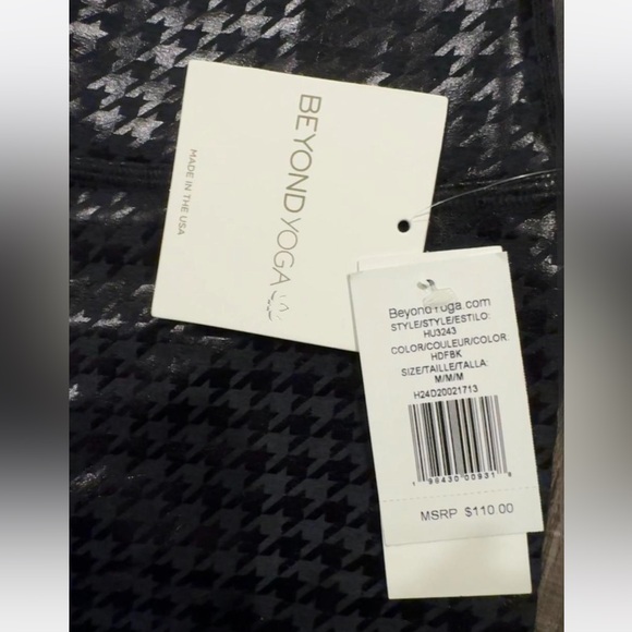 Beyond Yoga Black Houndstooth Leggings and Top Matching Workout Set - Picture 4 of 8
